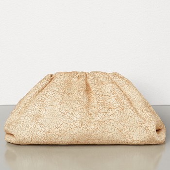 Bottega Veneta The Pouch Clutch In Beige Craquele Leather