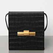 Bottega Veneta Daisey Bag In Black Crocodile Embossed Leather